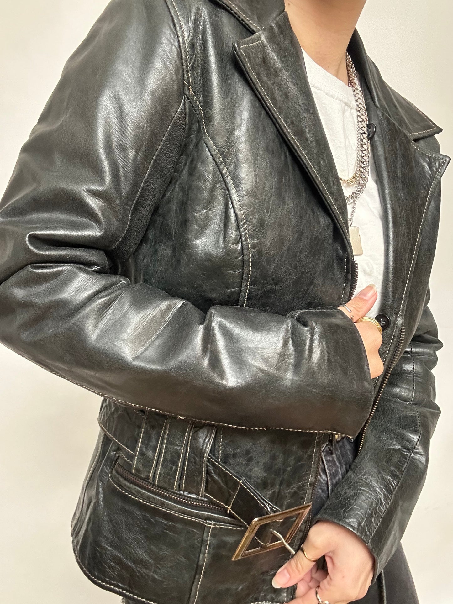 Veste cuir patiné ceinturée