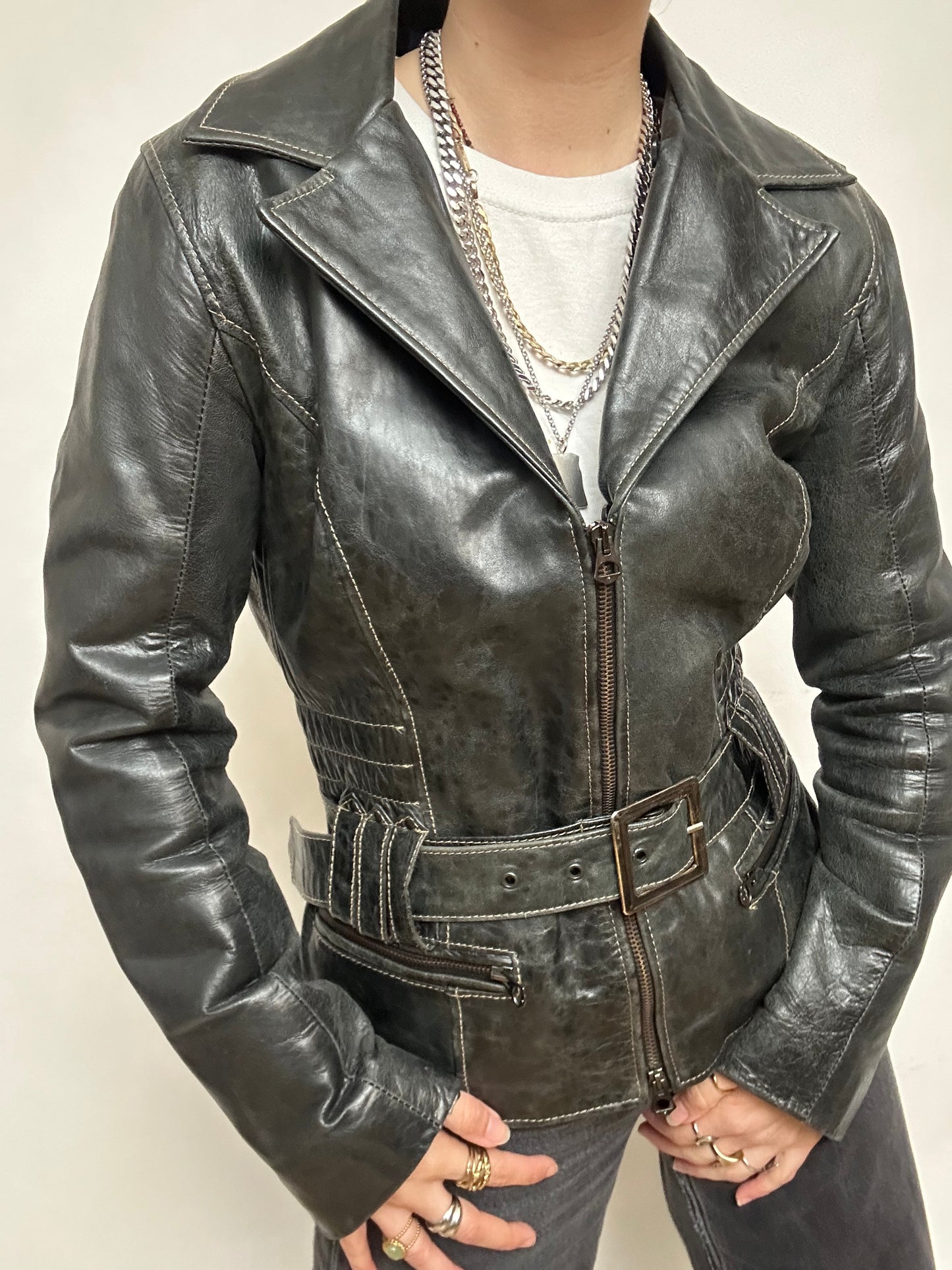 Veste cuir patiné ceinturée