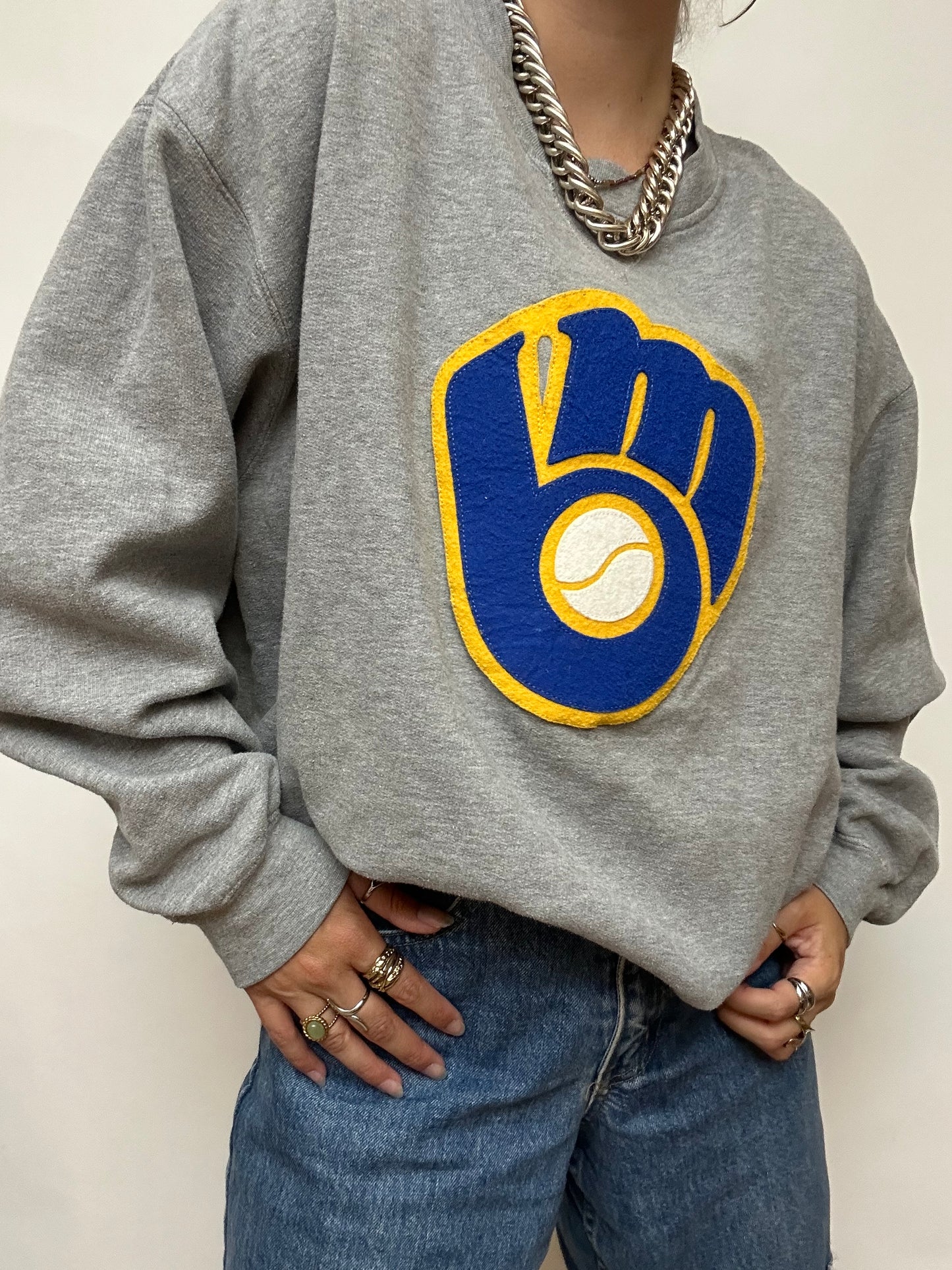 Sweat gris brodé vintage
