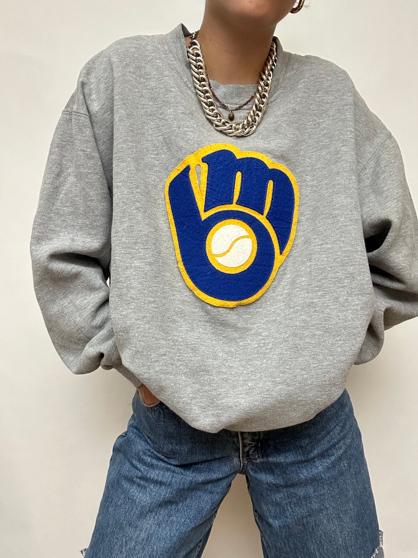 Sweat gris brodé vintage