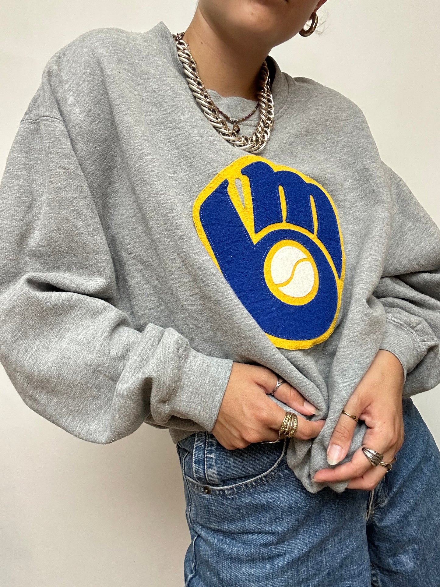 Sweat gris brodé vintage
